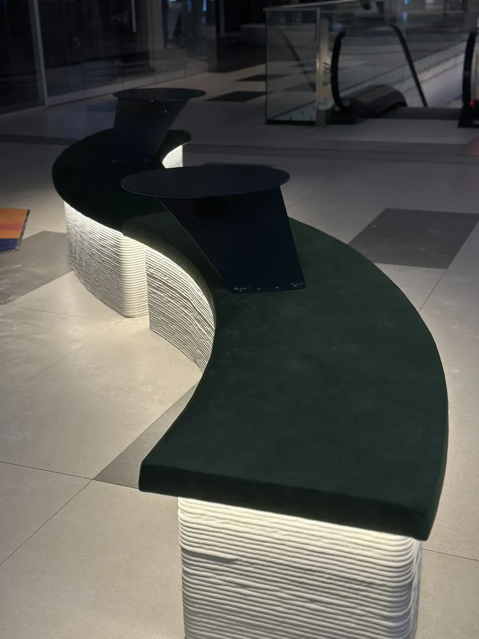 Close view of the bench curve and the printed layers